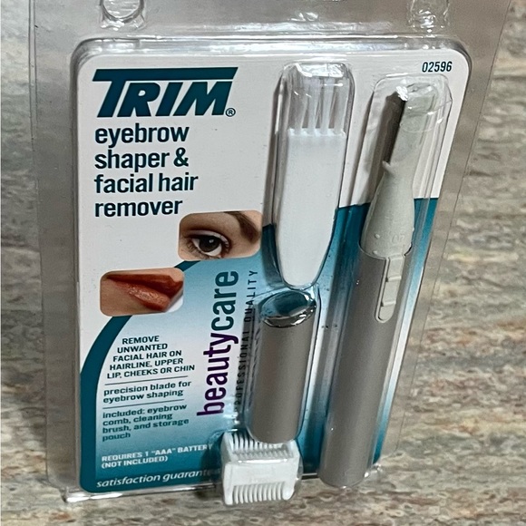 New Beauty Care Trim eyebrow shaped and facial hair remover - Picture 1 of 9